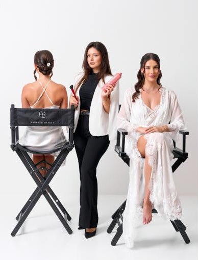Marina Arventii sul set con due modelle sposa